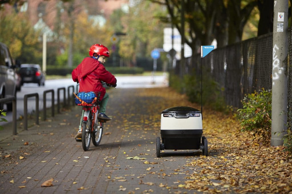 hermes roboter delivering